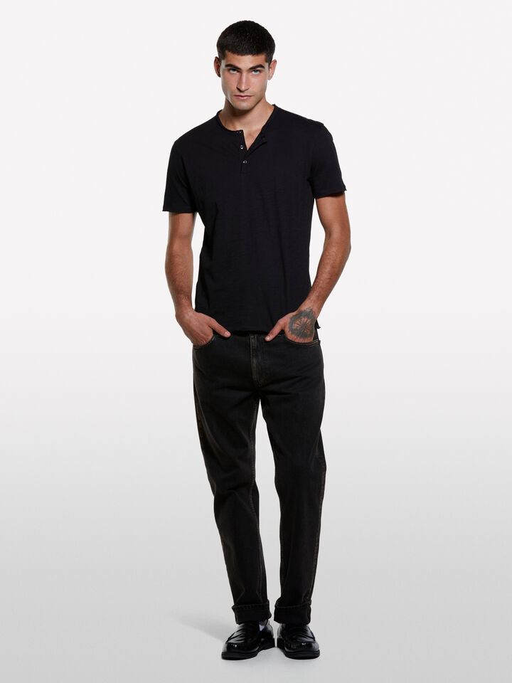 T-shirt serafino nera - t-shirt a manica corta da uomo - Nero | Sisley image number 1